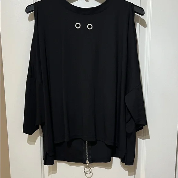 Kate Hewko Cut Out Zip Women's Top with metal Detail - Picture 2 of 8